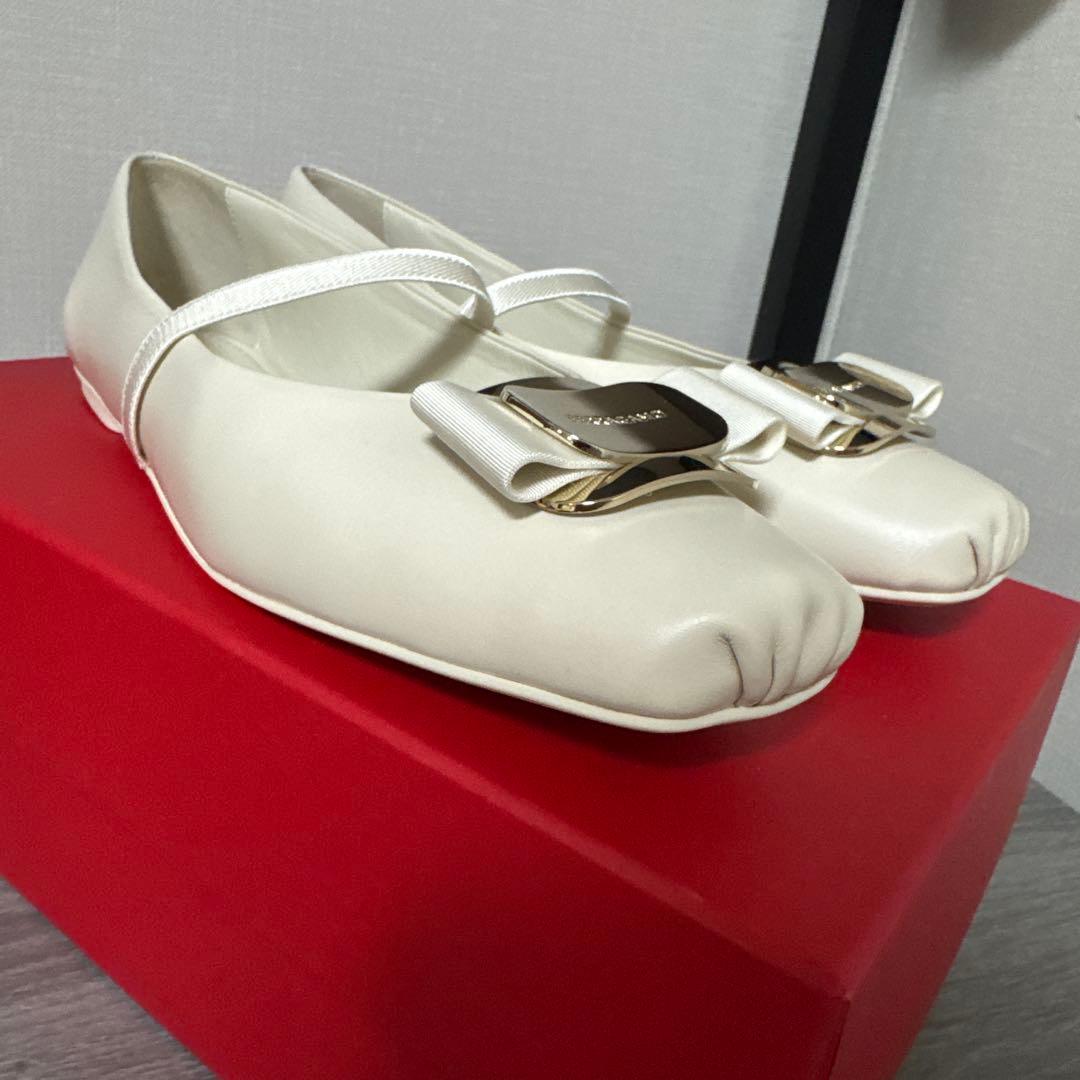 最終　新品　フェラガモ　バレリーナ　シューズ　38ハーフC