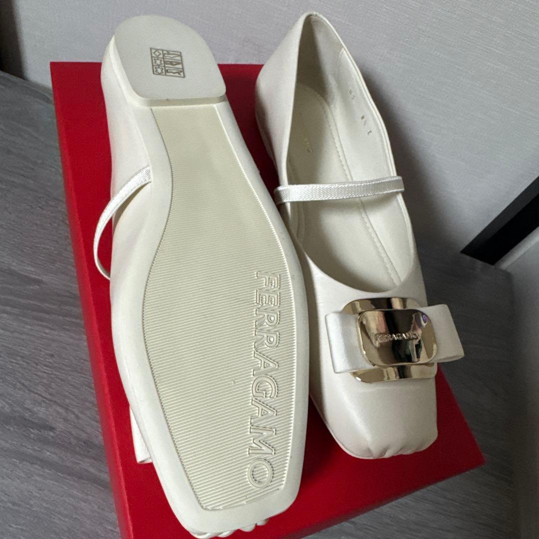 最終　新品　フェラガモ　バレリーナ　シューズ　38ハーフC