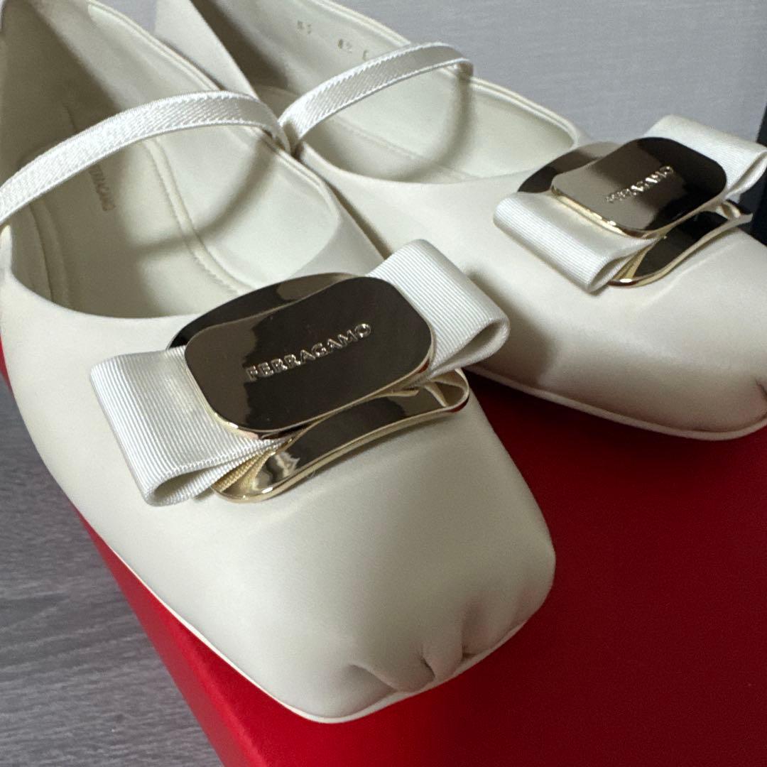 最終　新品　フェラガモ　バレリーナ　シューズ　38ハーフC