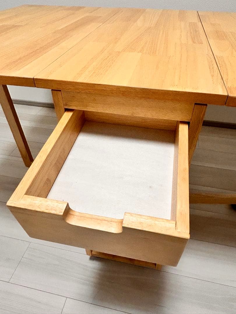 《RASIK 折り畳み式ダイニングテーブル》