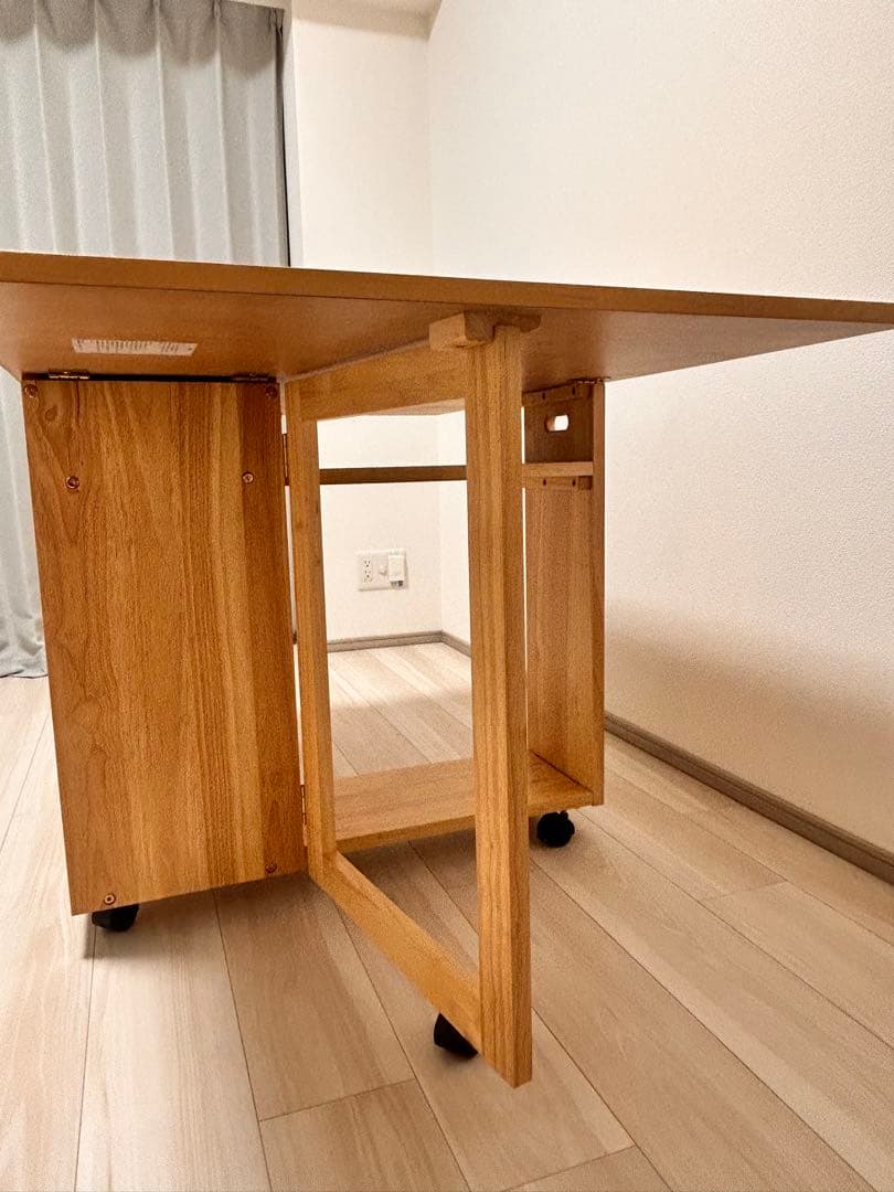 《RASIK 折り畳み式ダイニングテーブル》