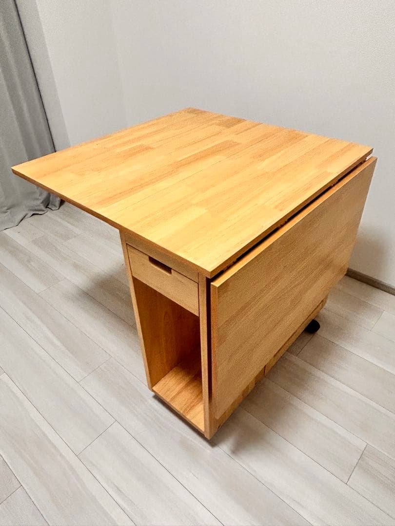 《RASIK 折り畳み式ダイニングテーブル》