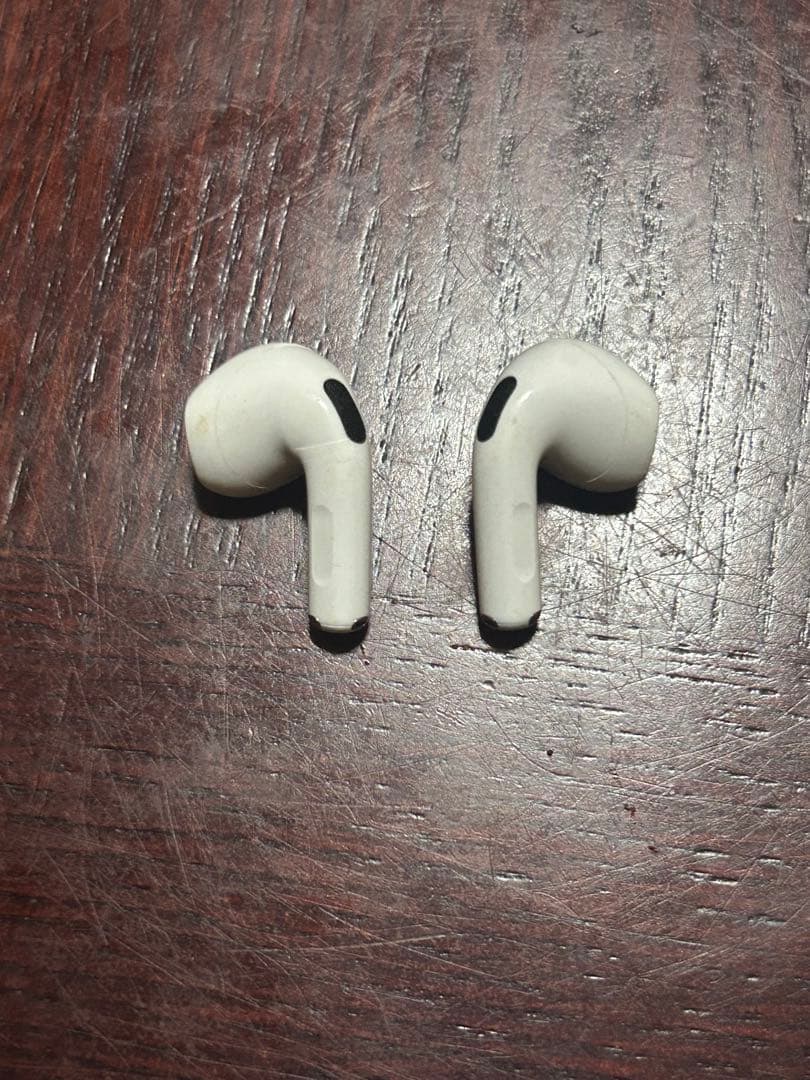 AirPods 第四世代　両耳のみ　A3055 3056