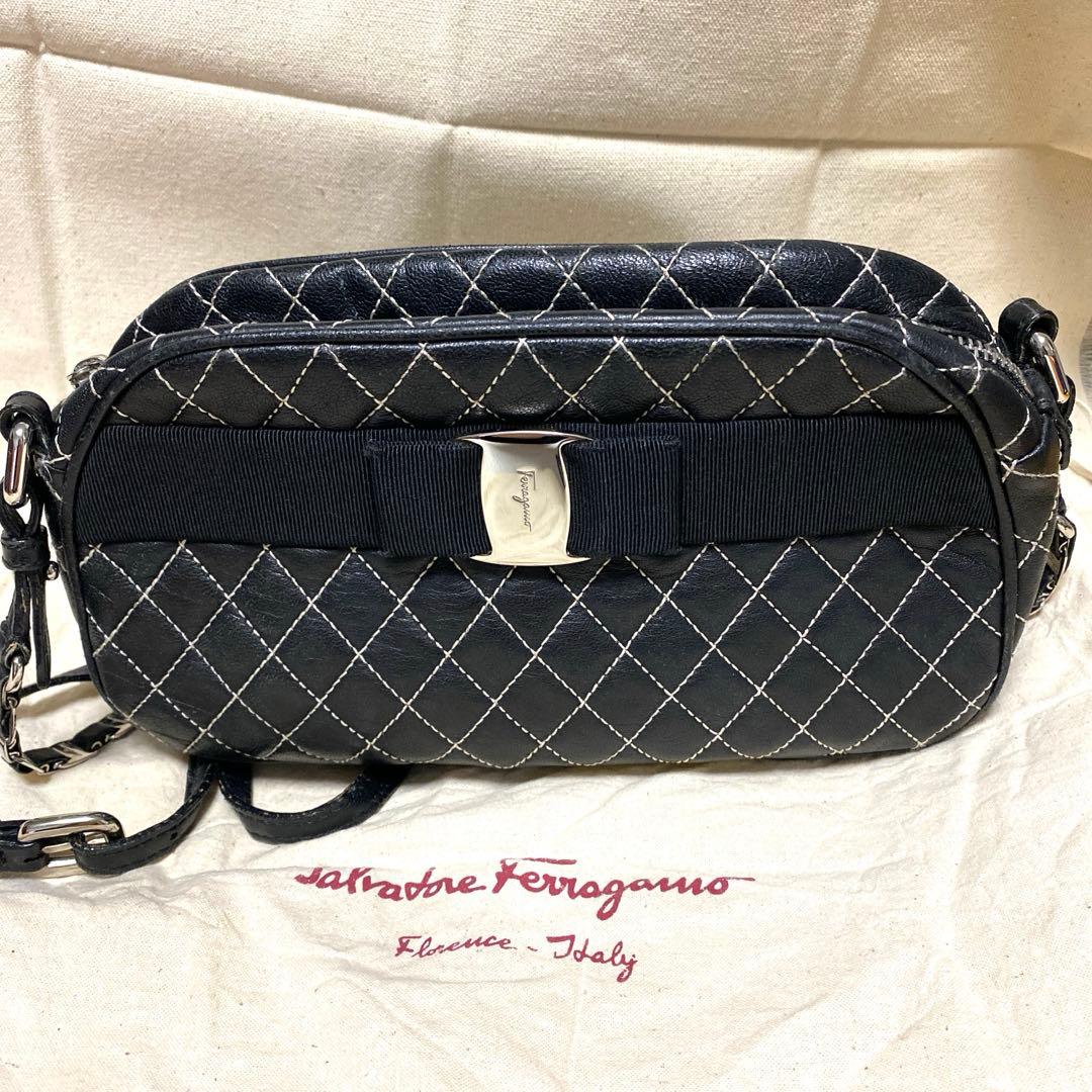 サルヴァトーレフェラガモキルティング ヴァラリボン ショルダーバッグ