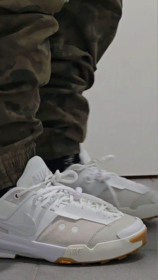 靴 Nike x sacai Zegamadome SP Summit White