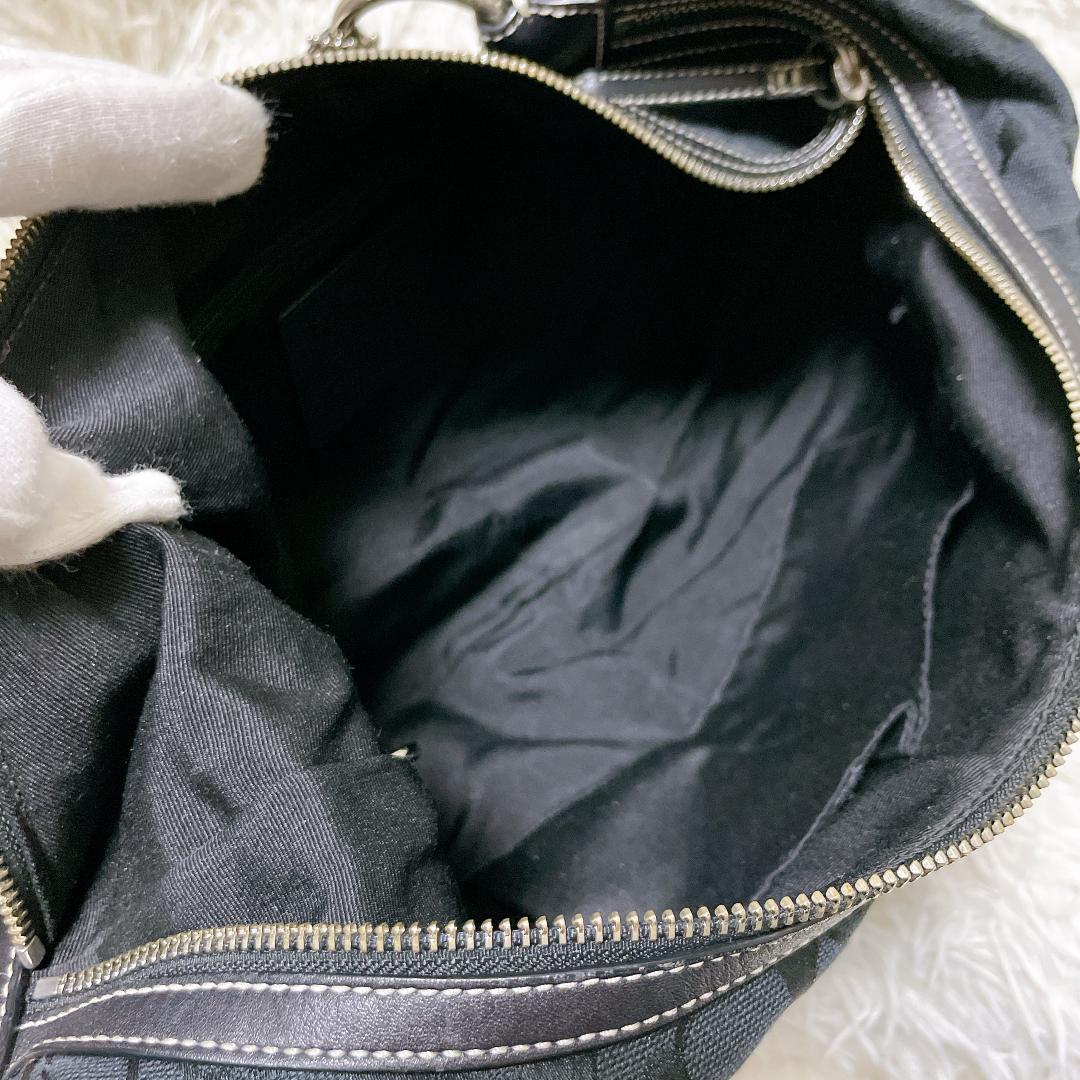 美品 COACH ショルダーバッグ ハーフムーン シグネチャー キャンバス 黒