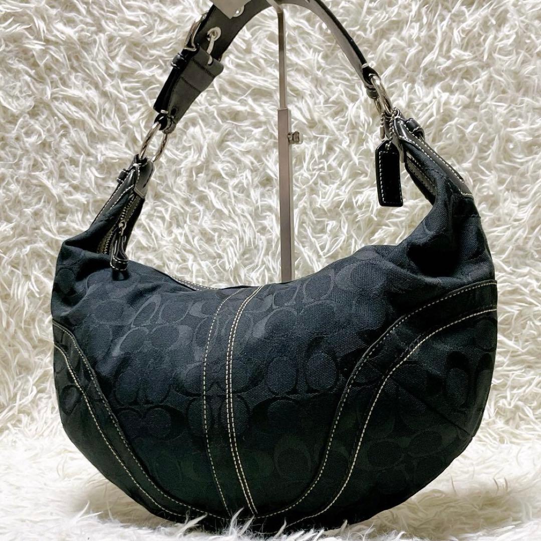 美品 COACH ショルダーバッグ ハーフムーン シグネチャー キャンバス 黒