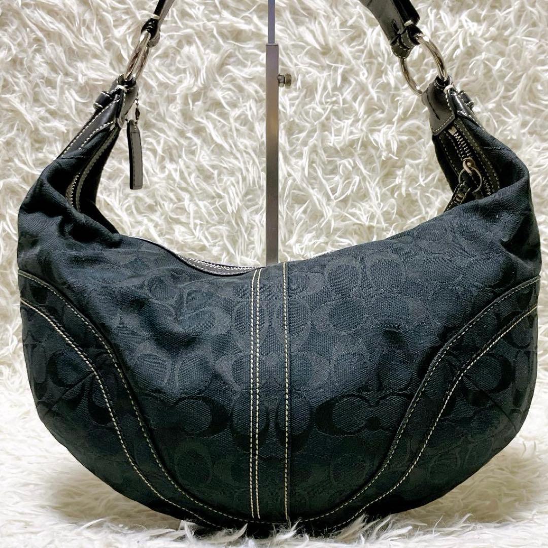 美品 COACH ショルダーバッグ ハーフムーン シグネチャー キャンバス 黒