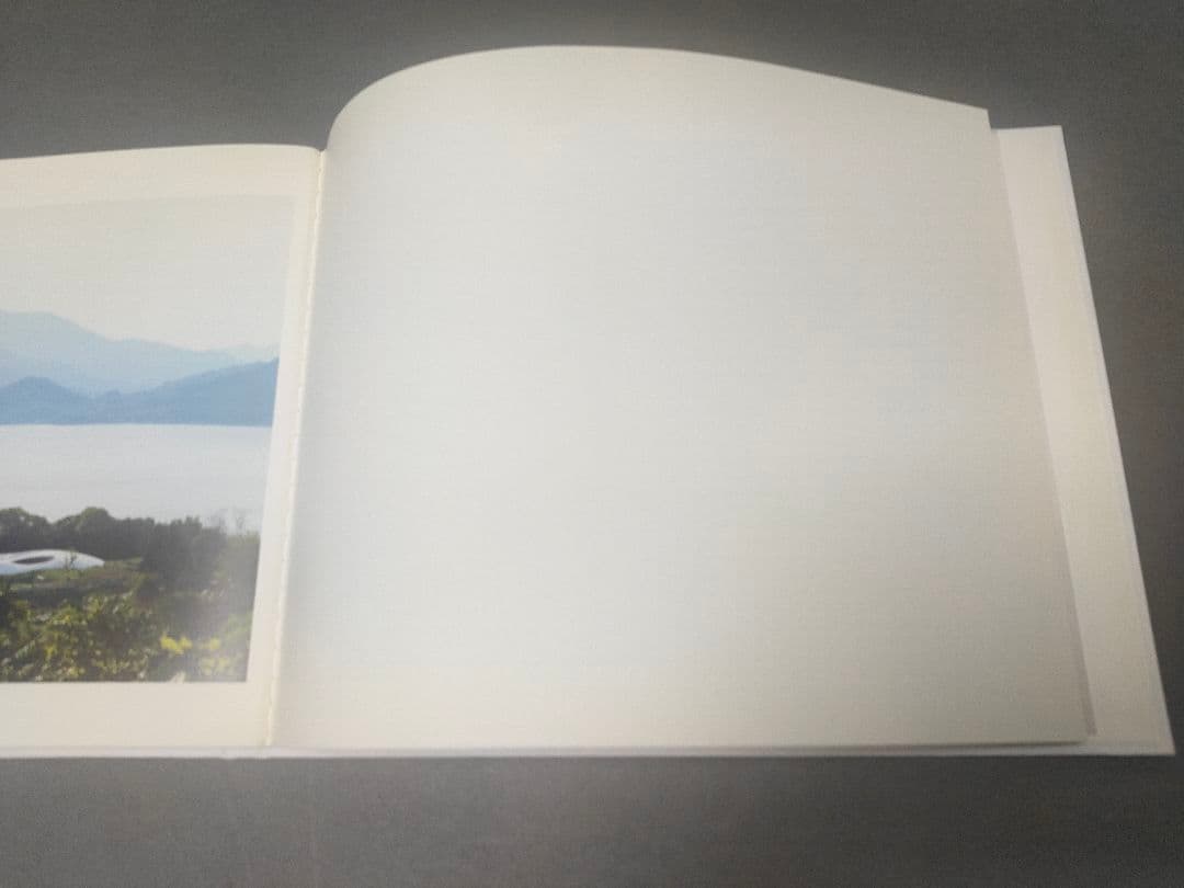 豊島美術館  写真集  内藤礼  西沢立衛