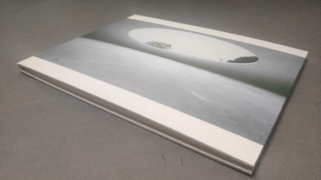 豊島美術館  写真集  内藤礼  西沢立衛