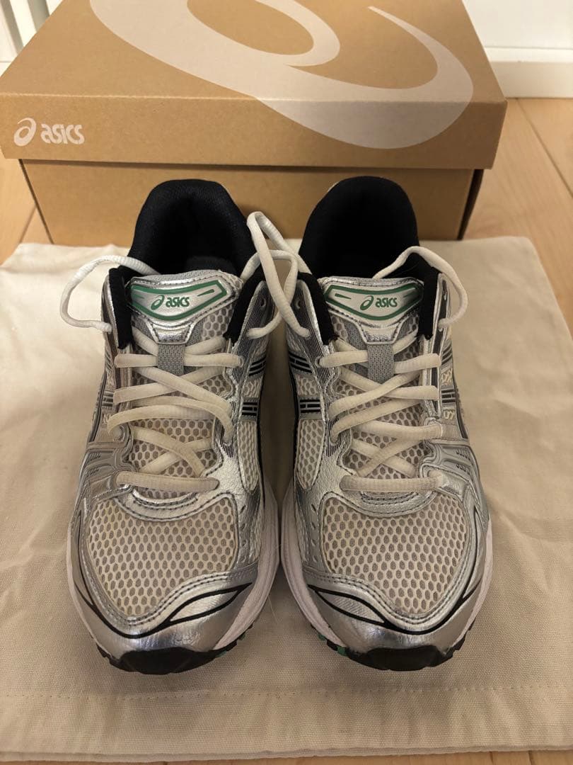 ASICS GEL-KAYANO 14 スニーカー ホワイト/シルバー/グリーン