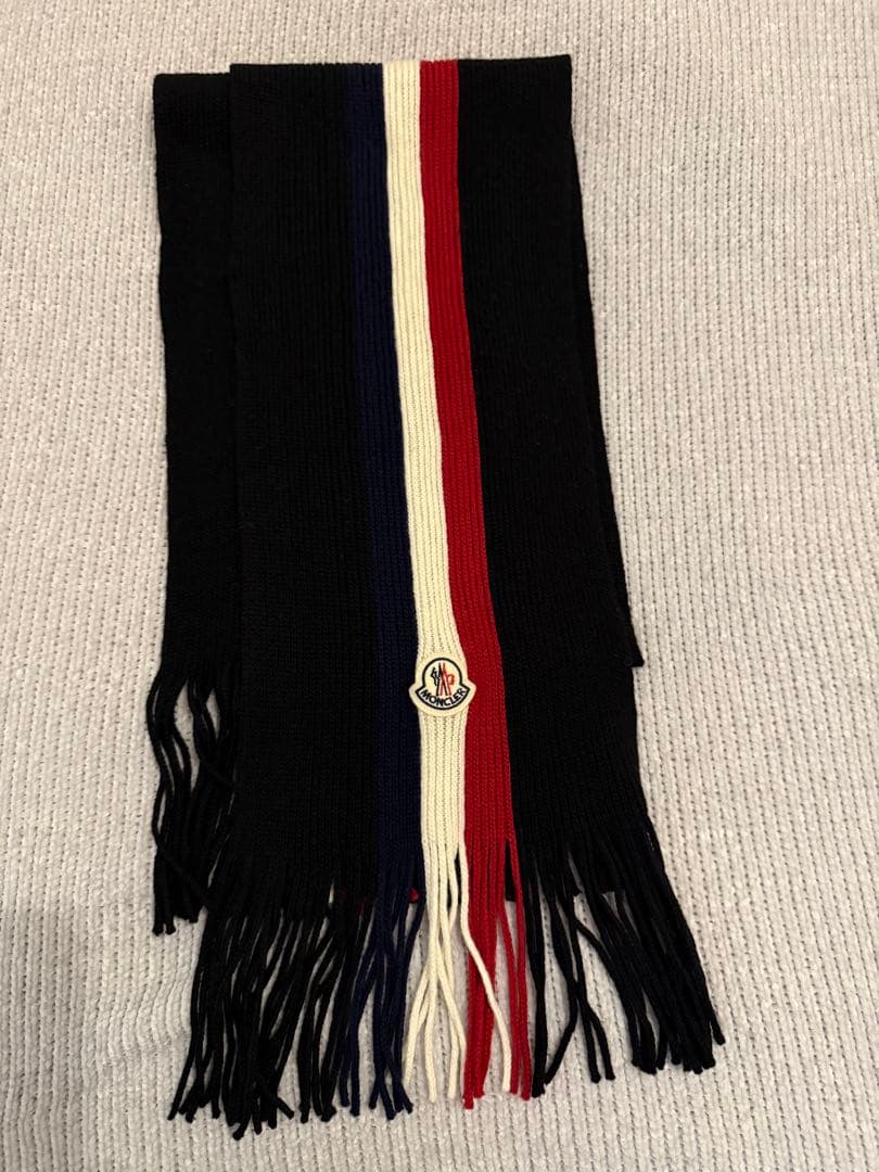 Moncler マフラー 黒/赤/白/青
