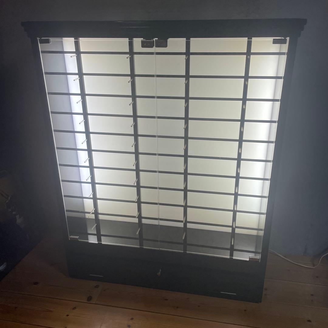 AYAYA　サングラス　キャビネット