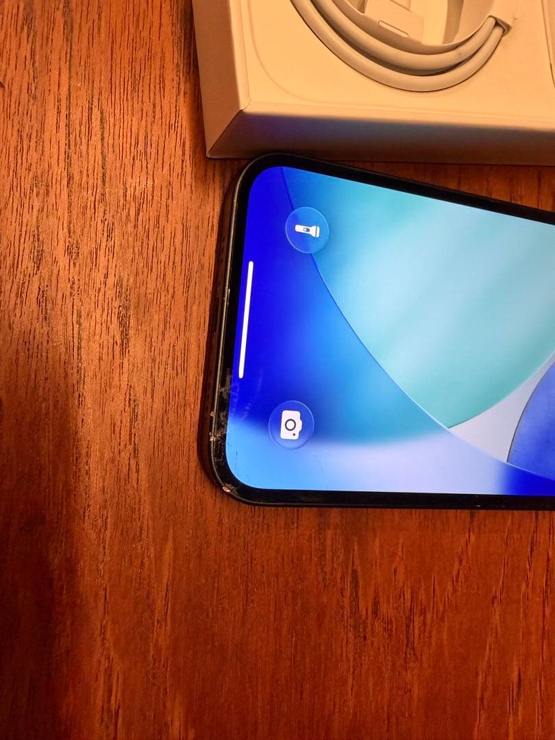 【期間限定値下】iPhone 14 128G本体 画面ひび割れあり　ケースつき