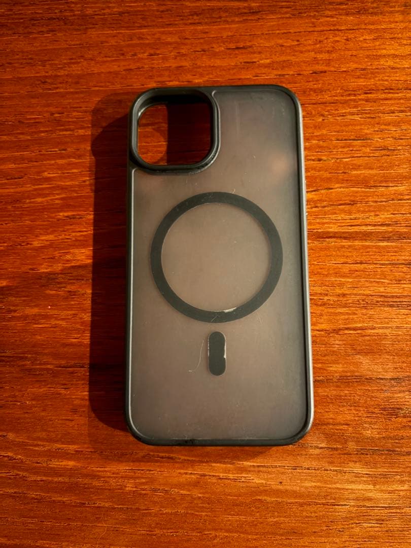 【期間限定値下】iPhone 14 128G本体 画面ひび割れあり　ケースつき