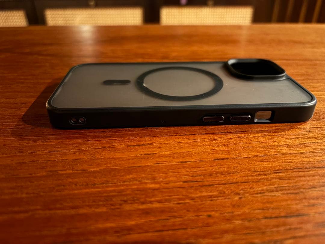 【期間限定値下】iPhone 14 128G本体 画面ひび割れあり　ケースつき