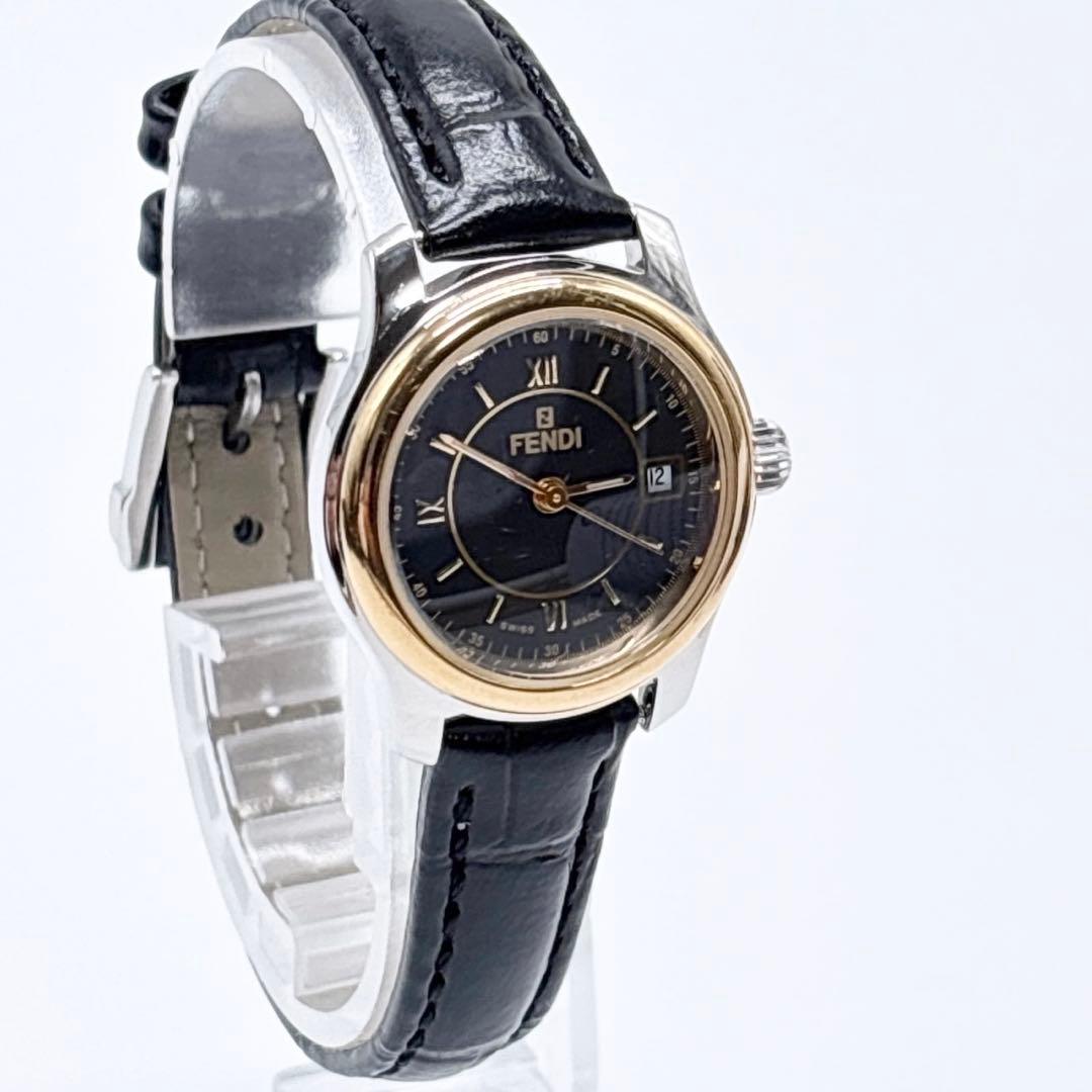 131A　稼働品　FENDI フェンディ　箱付き　カード付き　特徴　腕時計