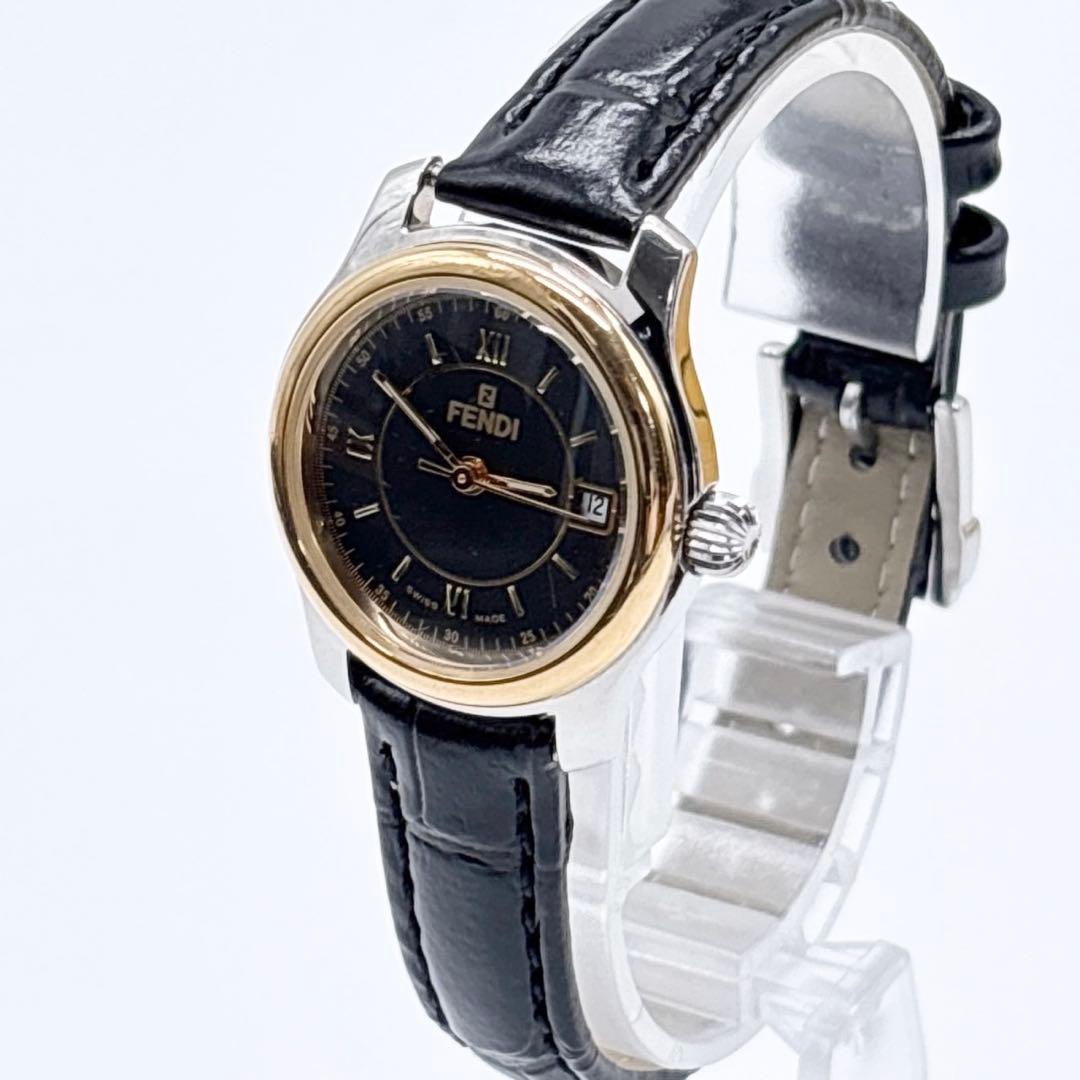 131A　稼働品　FENDI フェンディ　箱付き　カード付き　特徴　腕時計
