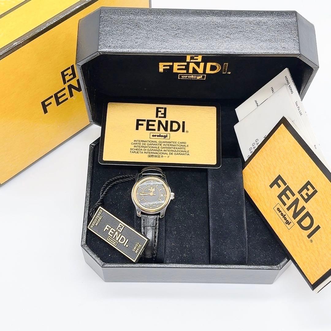 131A　稼働品　FENDI フェンディ　箱付き　カード付き　特徴　腕時計