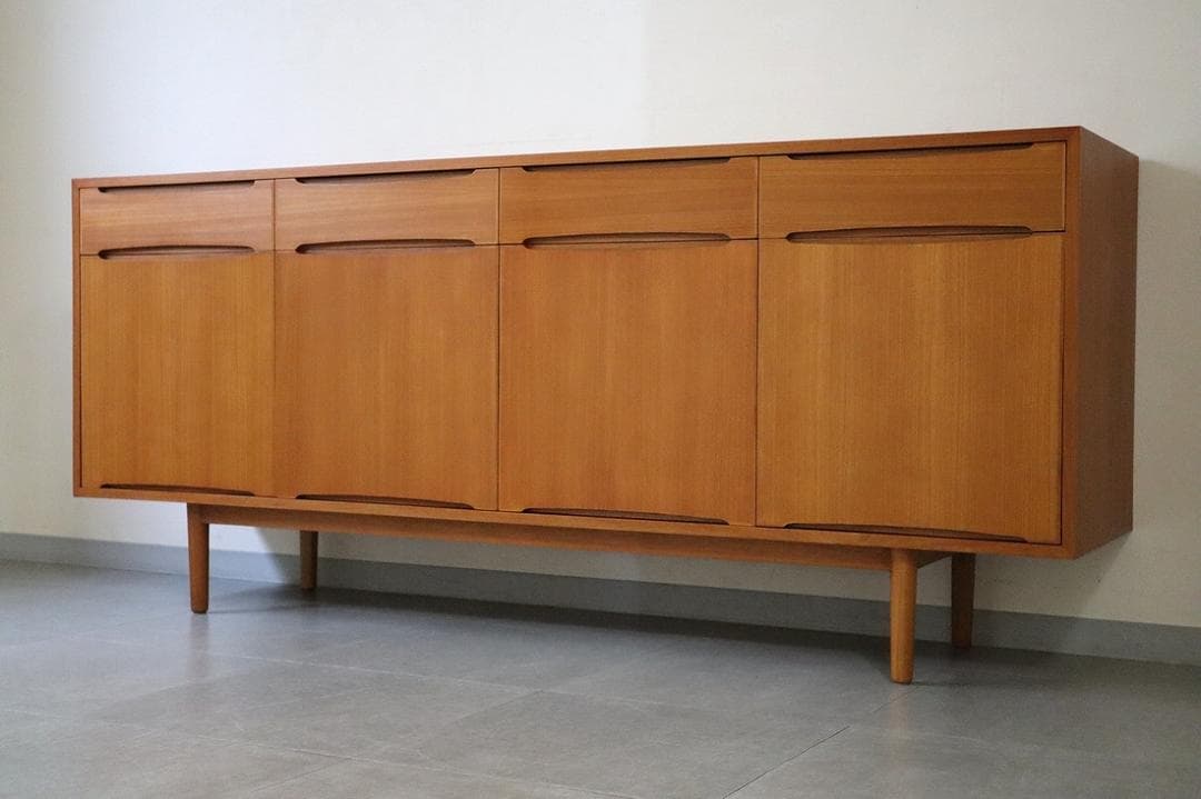 クロロス ワイド キャビネット サイドボード リビングボード チーク材 北欧