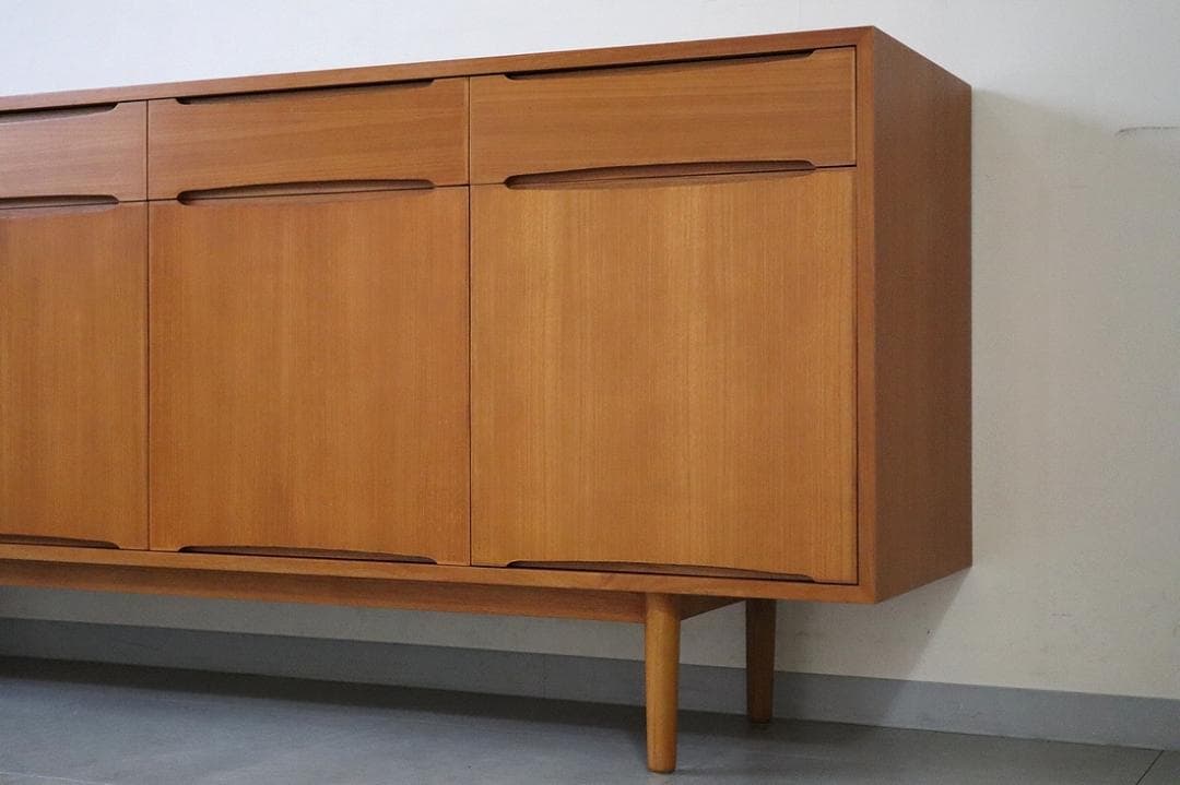 クロロス ワイド キャビネット サイドボード リビングボード チーク材 北欧