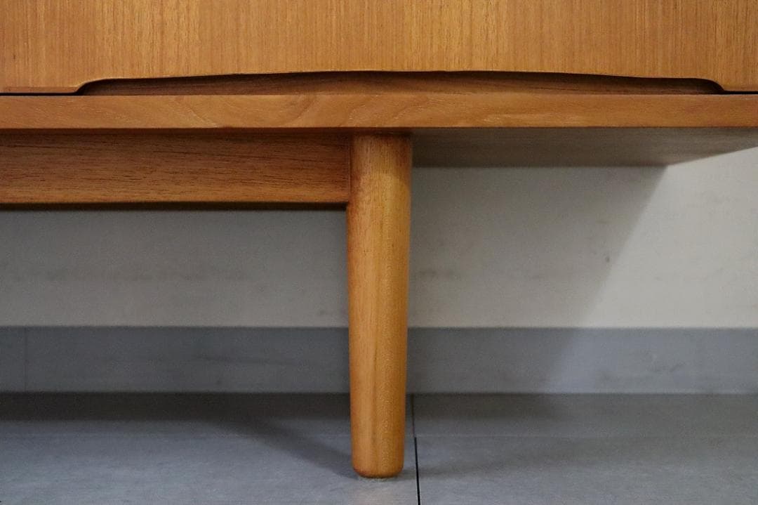 クロロス ワイド キャビネット サイドボード リビングボード チーク材 北欧