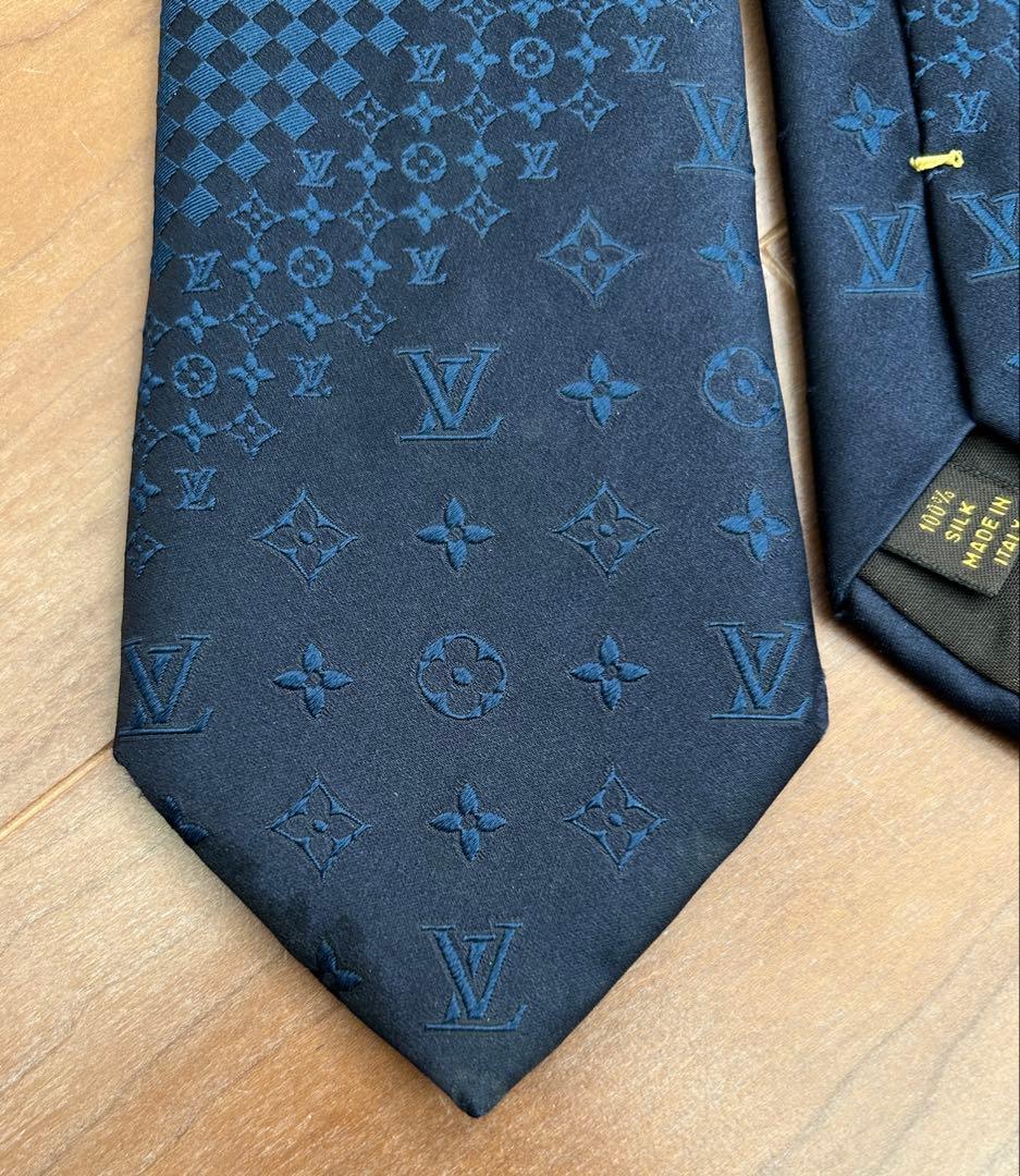 ■【美品】ヴィトン　ネクタイ　紺　ミックスモノグラム
