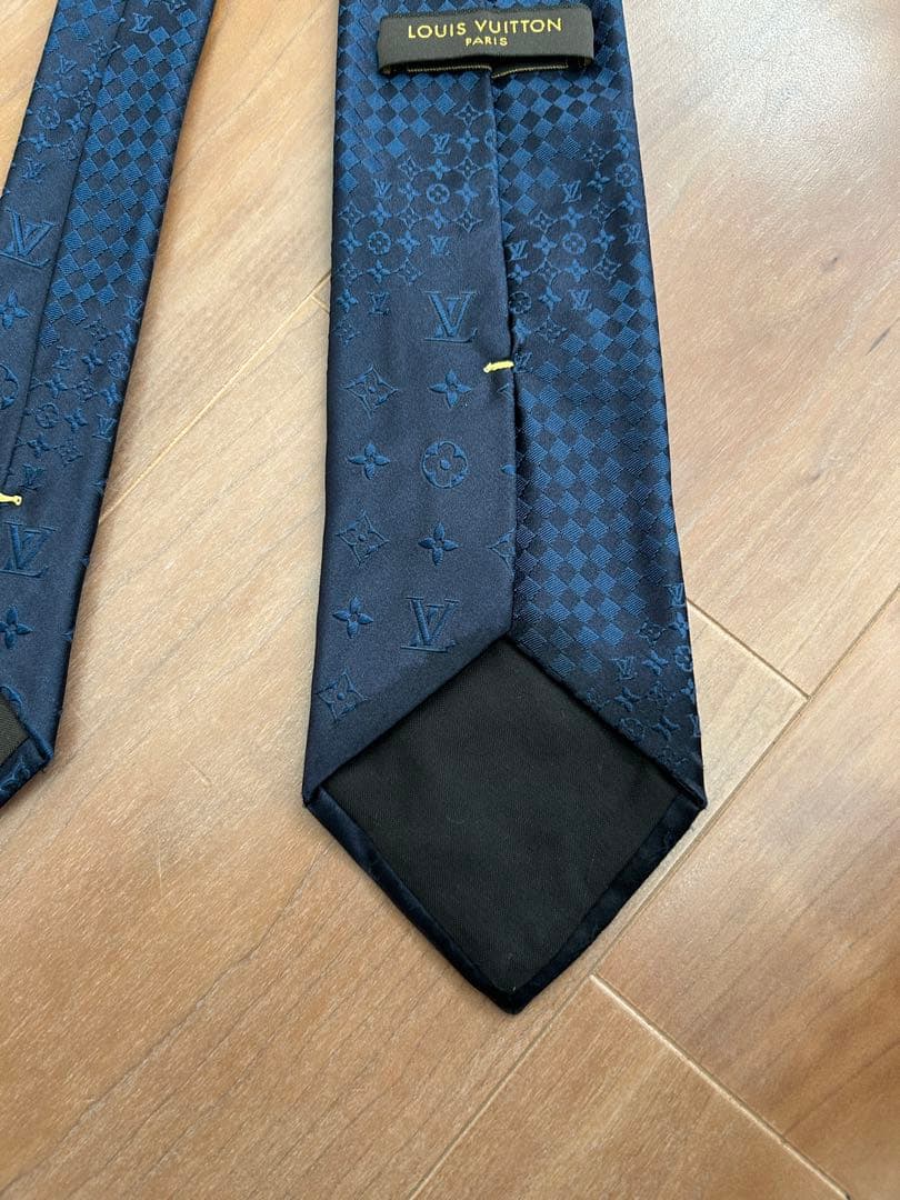 ■【美品】ヴィトン　ネクタイ　紺　ミックスモノグラム