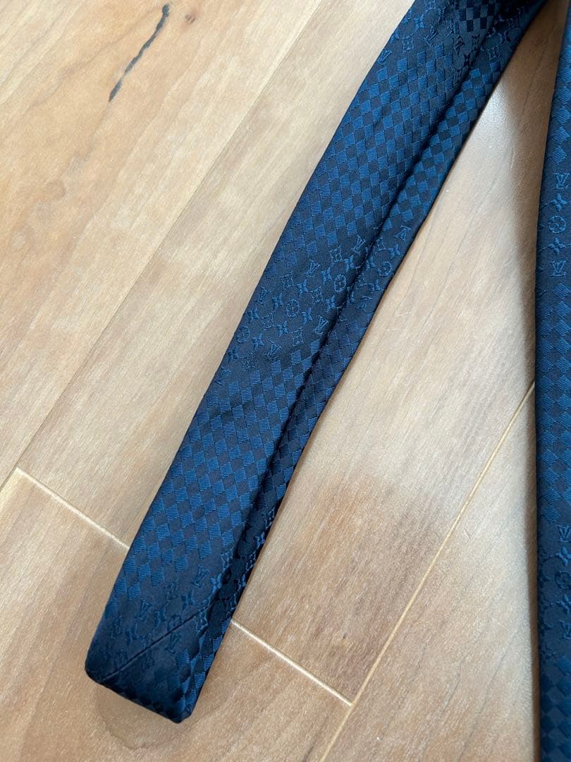 ■【美品】ヴィトン　ネクタイ　紺　ミックスモノグラム