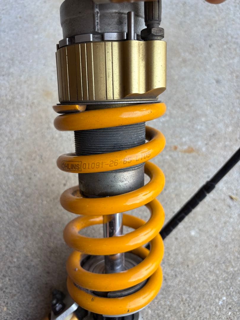 yzf1000 オーリンズリアサス