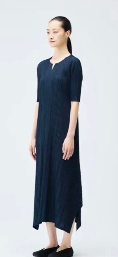 2025 9月　新品同様　プリーツプリーズ　メロウプリーツ　ワンピース