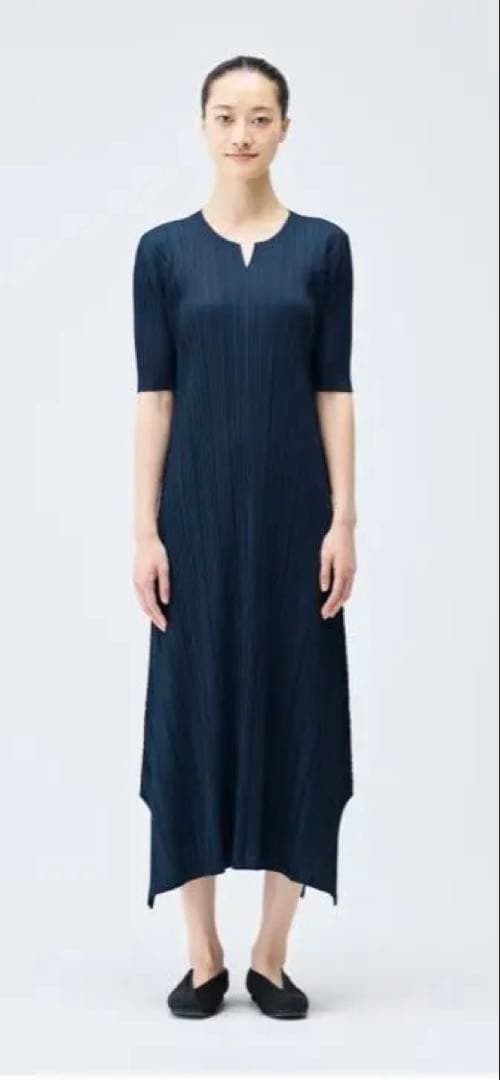 2025 9月　新品同様　プリーツプリーズ　メロウプリーツ　ワンピース