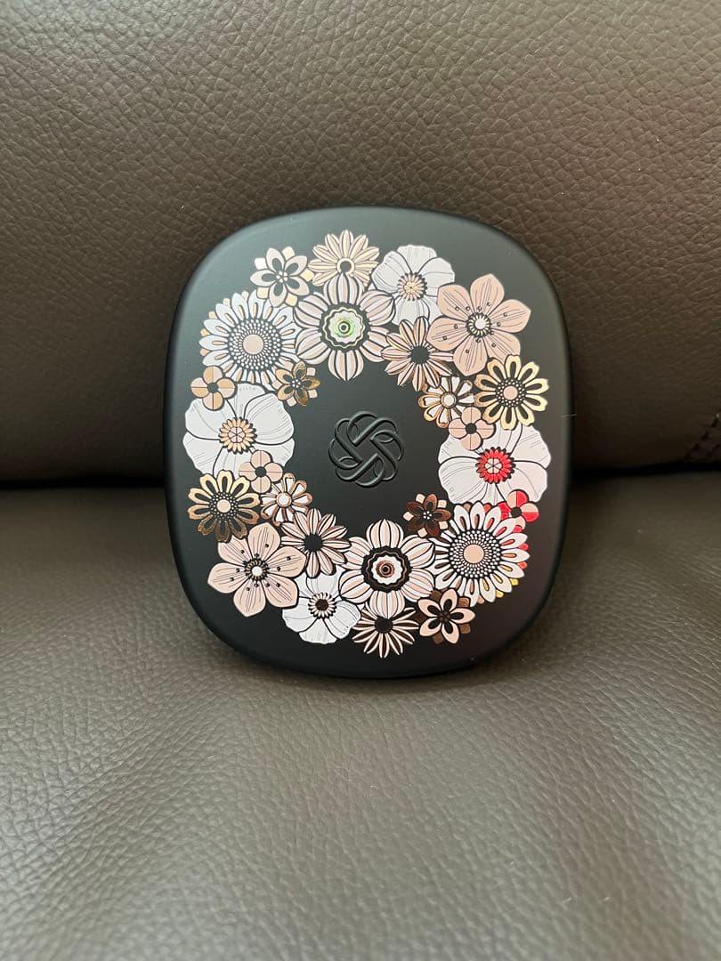 コスメデコルテ クリスマスコフレ2025 スキンシャドウ　デザイニングパレット