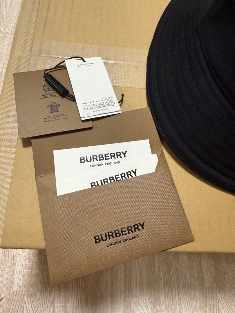 BURBERRY バケットハット ブラック タグ付き　Mサイズ