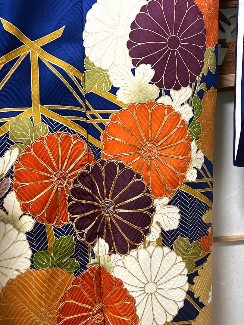 正絹 豪華 濃青色 金糸振り袖 未使用に近い