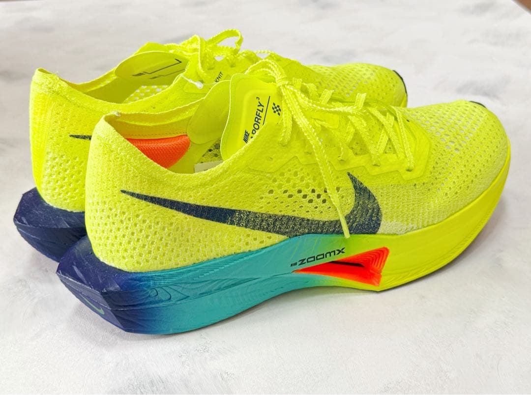 【新品未使用】ナイキ NIKE ヴェイパーフライ3 28.0cm ボルト