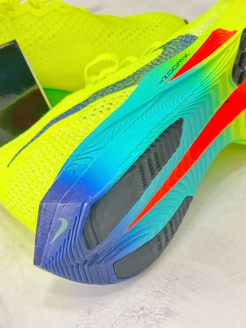 【新品未使用】ナイキ NIKE ヴェイパーフライ3 28.0cm ボルト