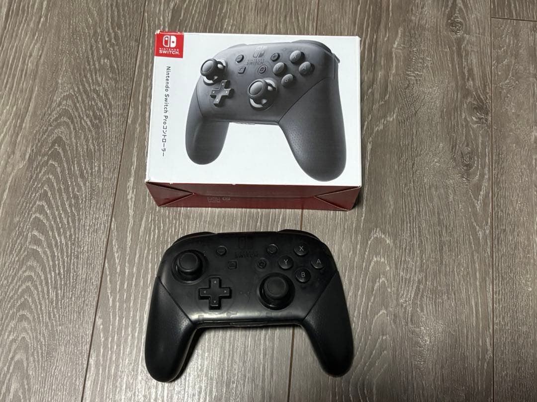 【美品】Nintendo Switch 本体 + プロコン+スタンド+ソフト3本