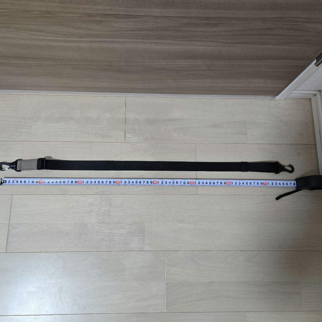 HUGO新品未使用 ベージュ フラップ付きバッグ