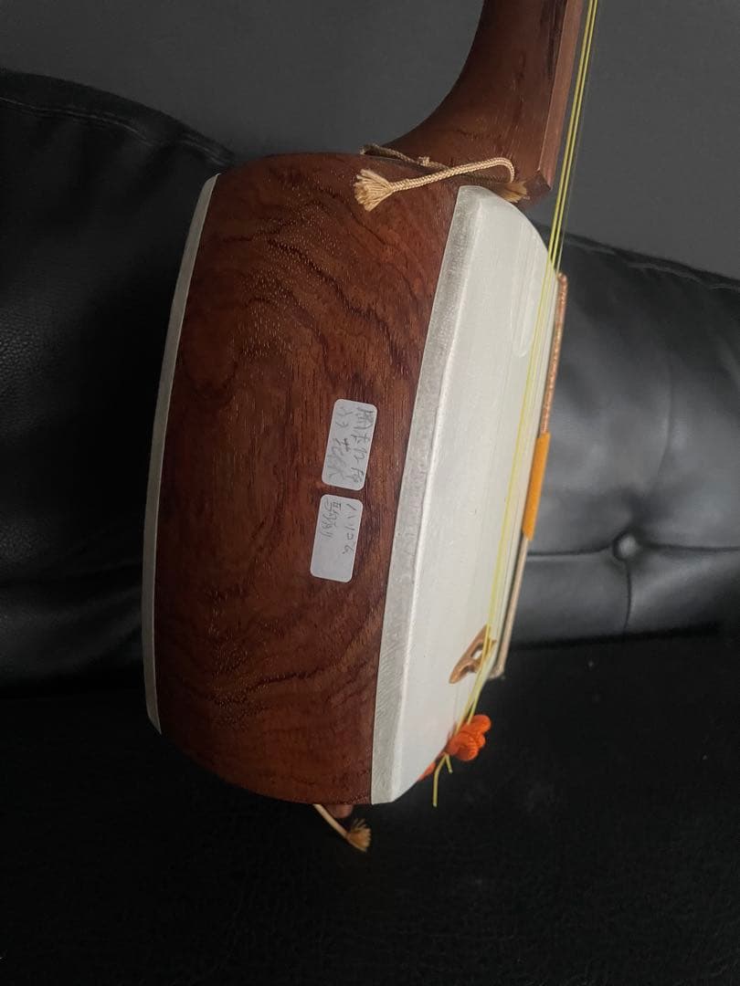 三味線　東さわり　花梨　皮やぶれなし　棹サイズ約30cm ケース付き