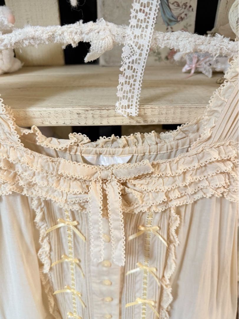 pinkhouse フリル付きクリームイエローノースリーブワンピース