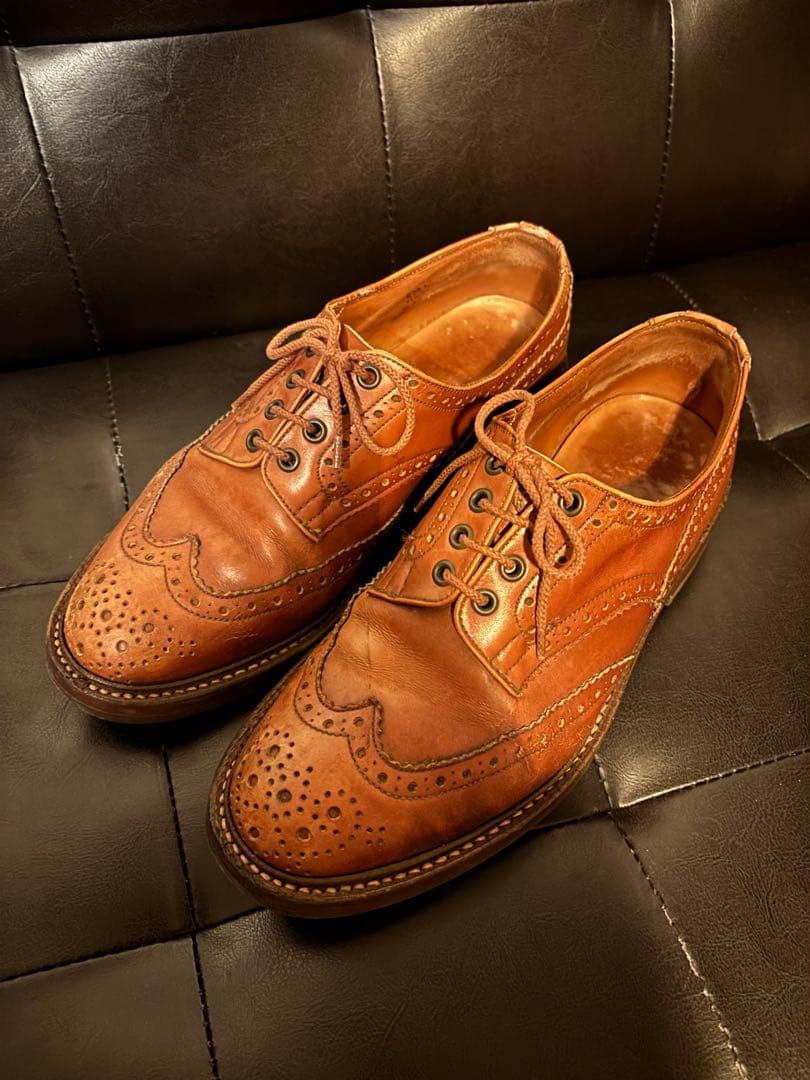 トリッカーズ ウィングチップ ドレスシューズ