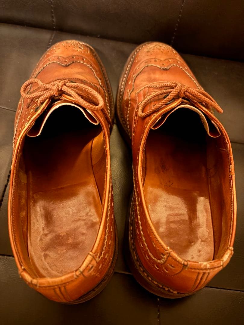 トリッカーズ ウィングチップ ドレスシューズ