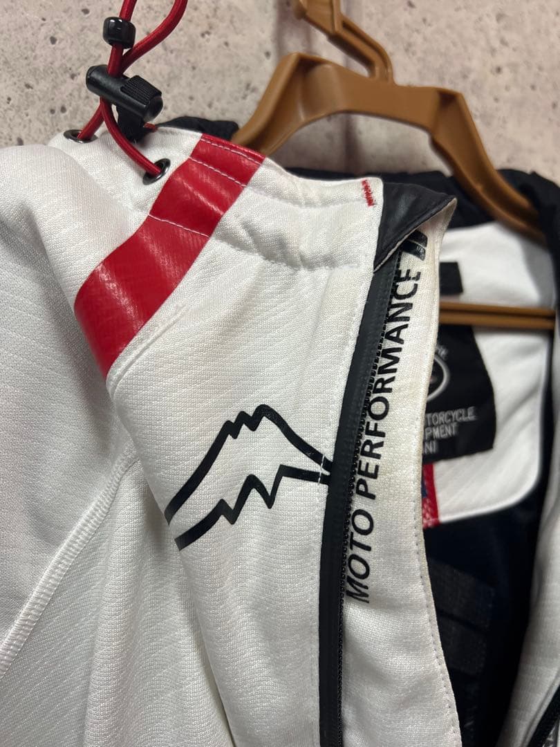 クシタニ ベクトルジャケット