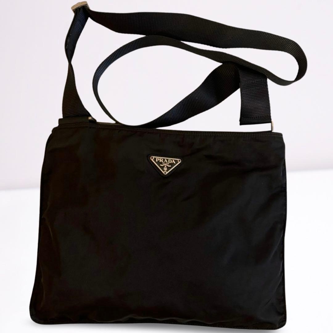 【正規品】プラダ PRADA ナイロン ショルダーバッグ 黒 三角ロゴ 男女兼用