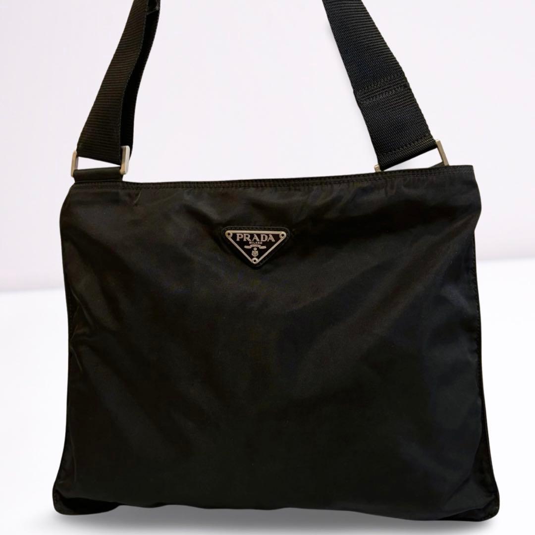 【正規品】プラダ PRADA ナイロン ショルダーバッグ 黒 三角ロゴ 男女兼用