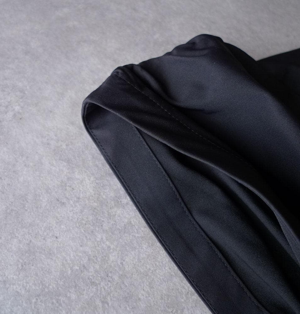 美品 ELIN 5万 ブラックのワンピース エリン デミルクスビームス Z89