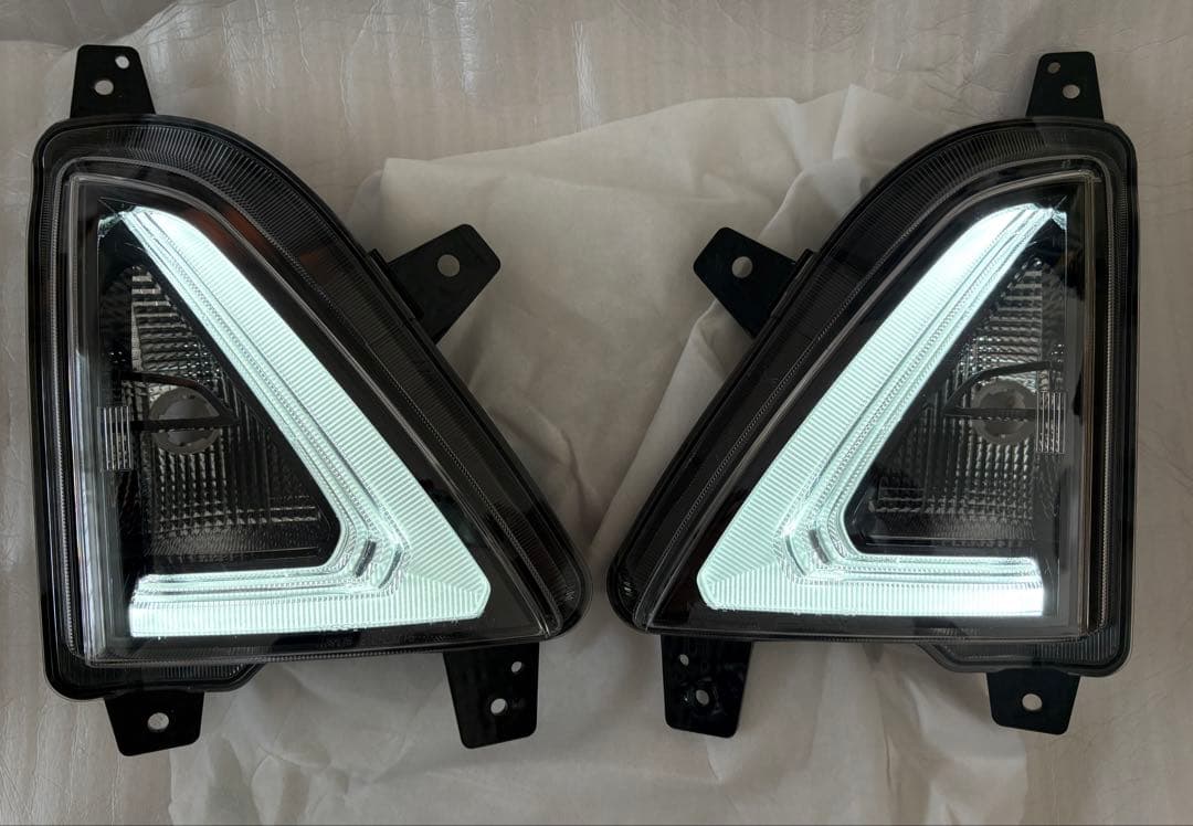 FX500　￼日産ルークス　デイズ　LEDコンビネーションランプ左右セット