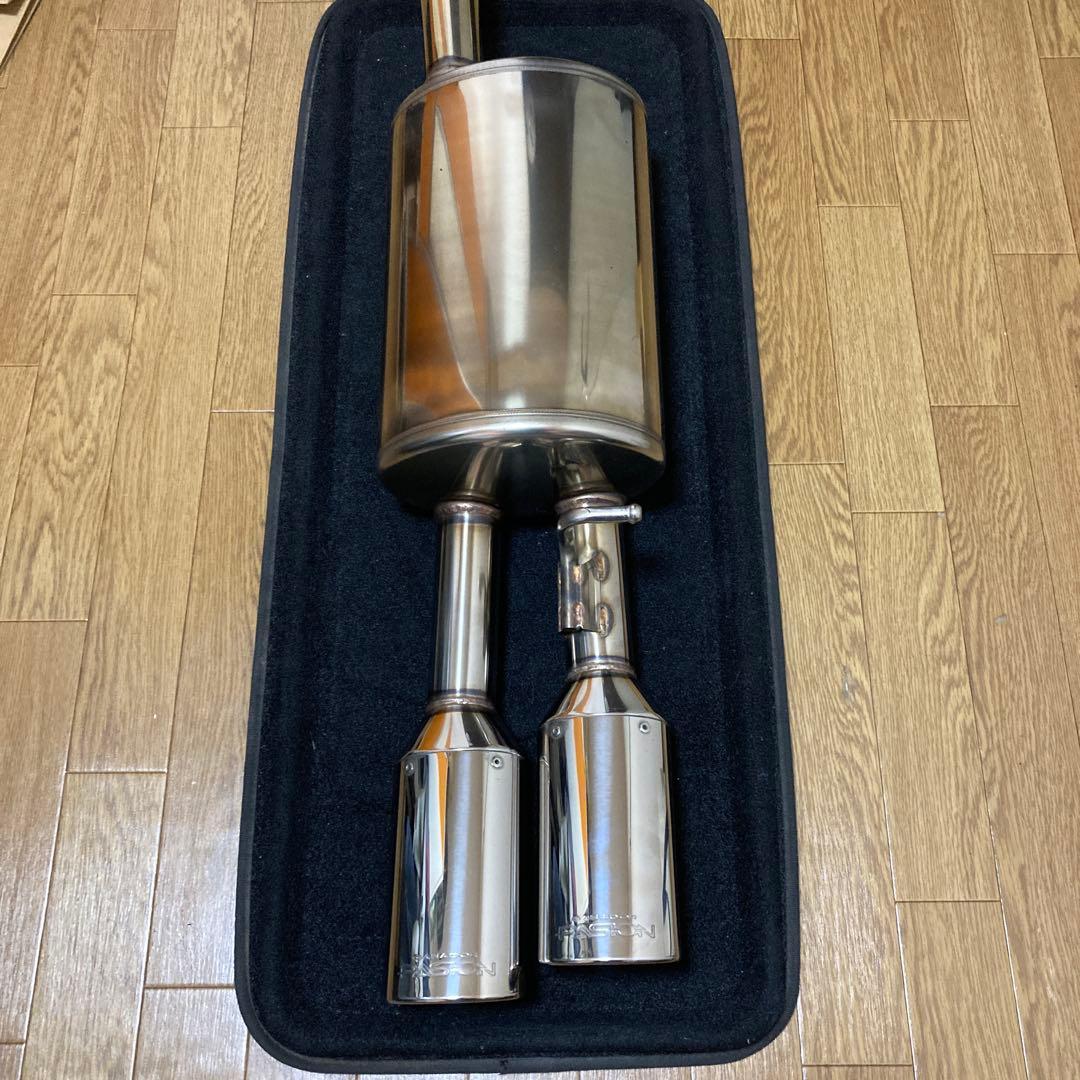 引取限定　プリウスα ガナドールマフラー