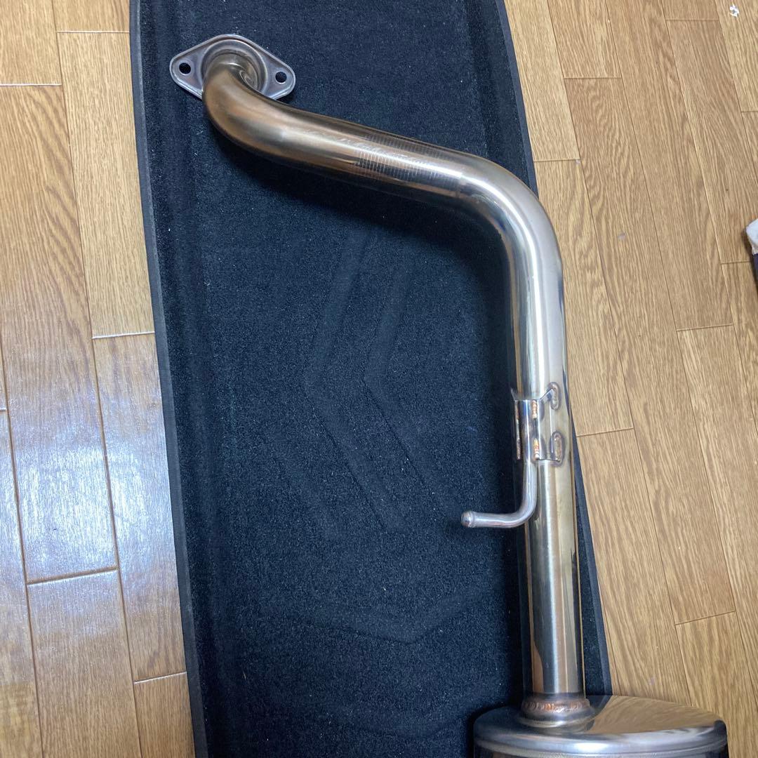 引取限定　プリウスα ガナドールマフラー